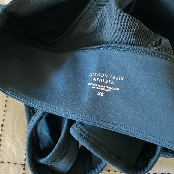 Athleta • sports bra - Picture 5 of 5